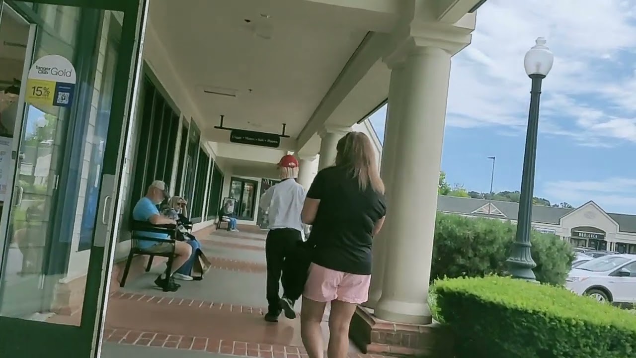 Tanger Outlets Sevierville： TN☆20240608TRUMP TEAM ACTIVITY03