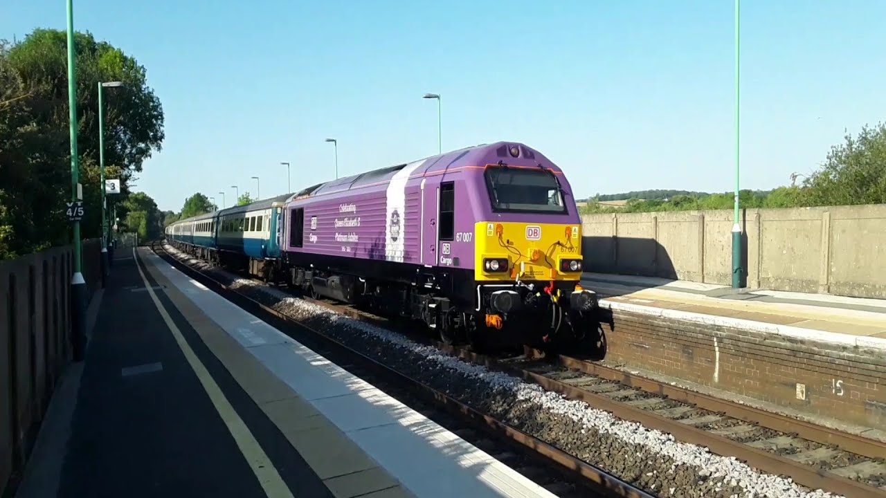 Поезда в час пик в Тамворте, маршрут WCML/XC, 08.12.2022