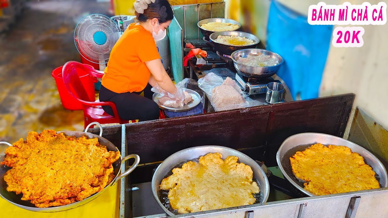 Xe BÁNH MÌ CHẢ CÁ 