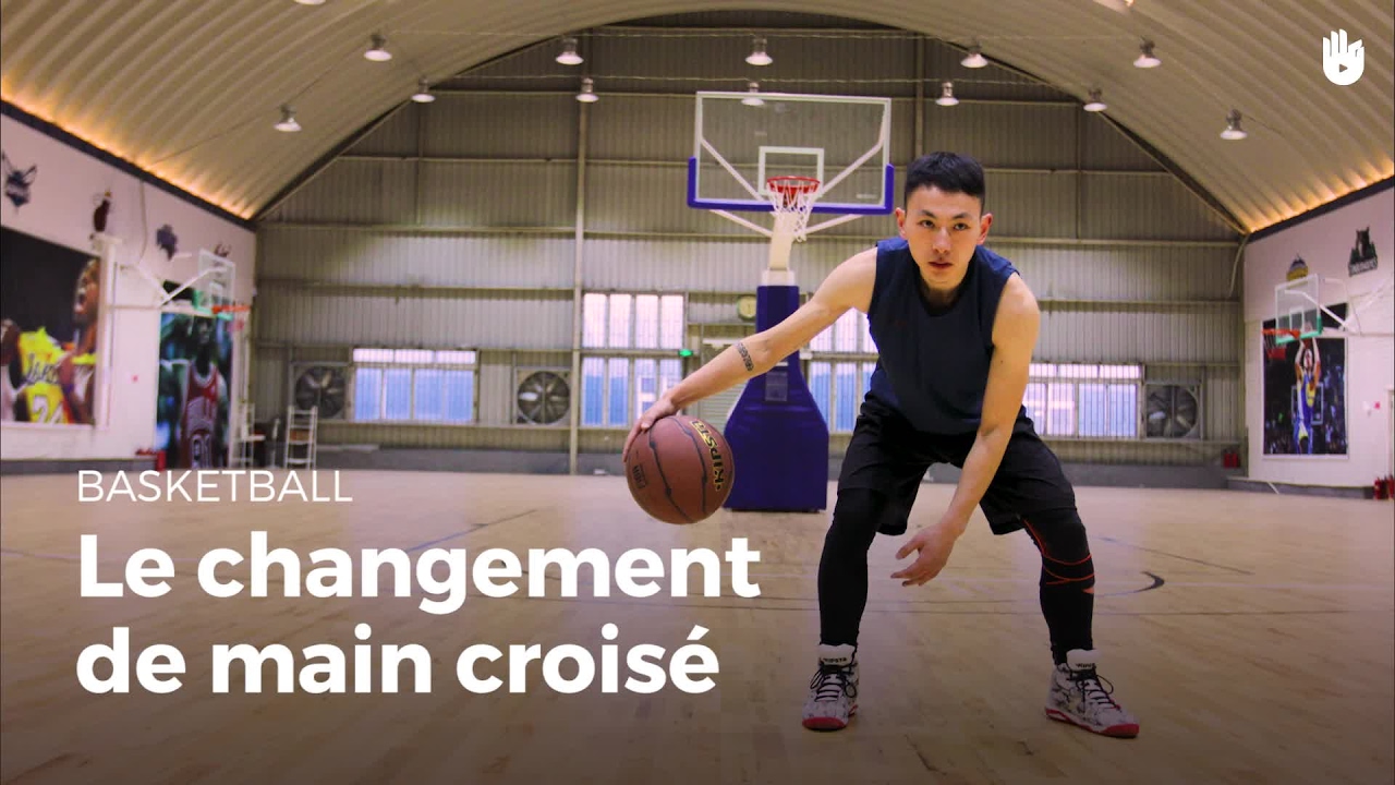 Faire un changement de main croisé | Basketball