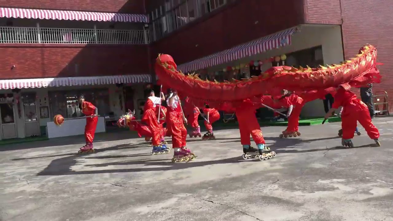 直溜南州溜冰團對受邀弘全幼兒園開場表演