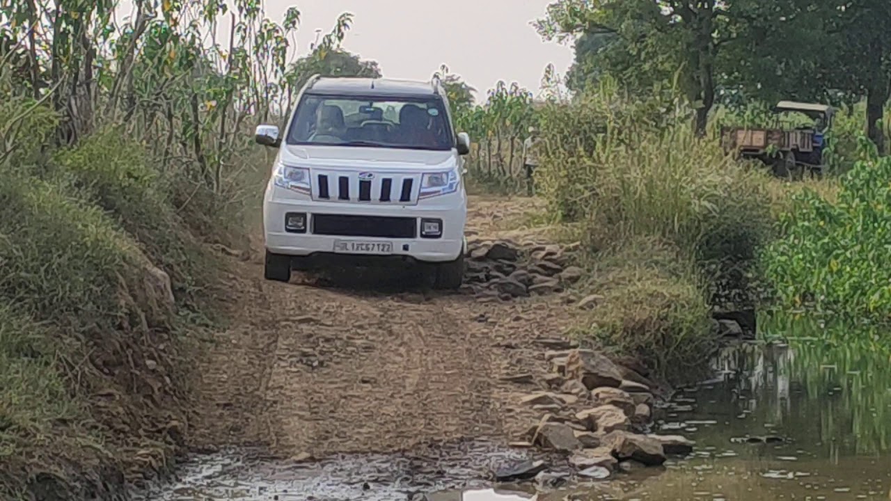 TUV 300 Off roading