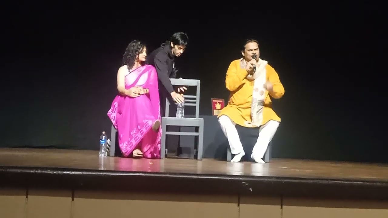 Actor Akhilendra Mishra in conversation with Khushi Acharya #hellogujarat #Akhilendramishra #NSD