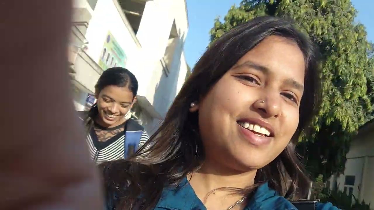 Aaj main Gai college jakar Dekho Mera paper kaisa gaya vlog ko pura Dekho@VarshaShakya198 👍🤔🤔