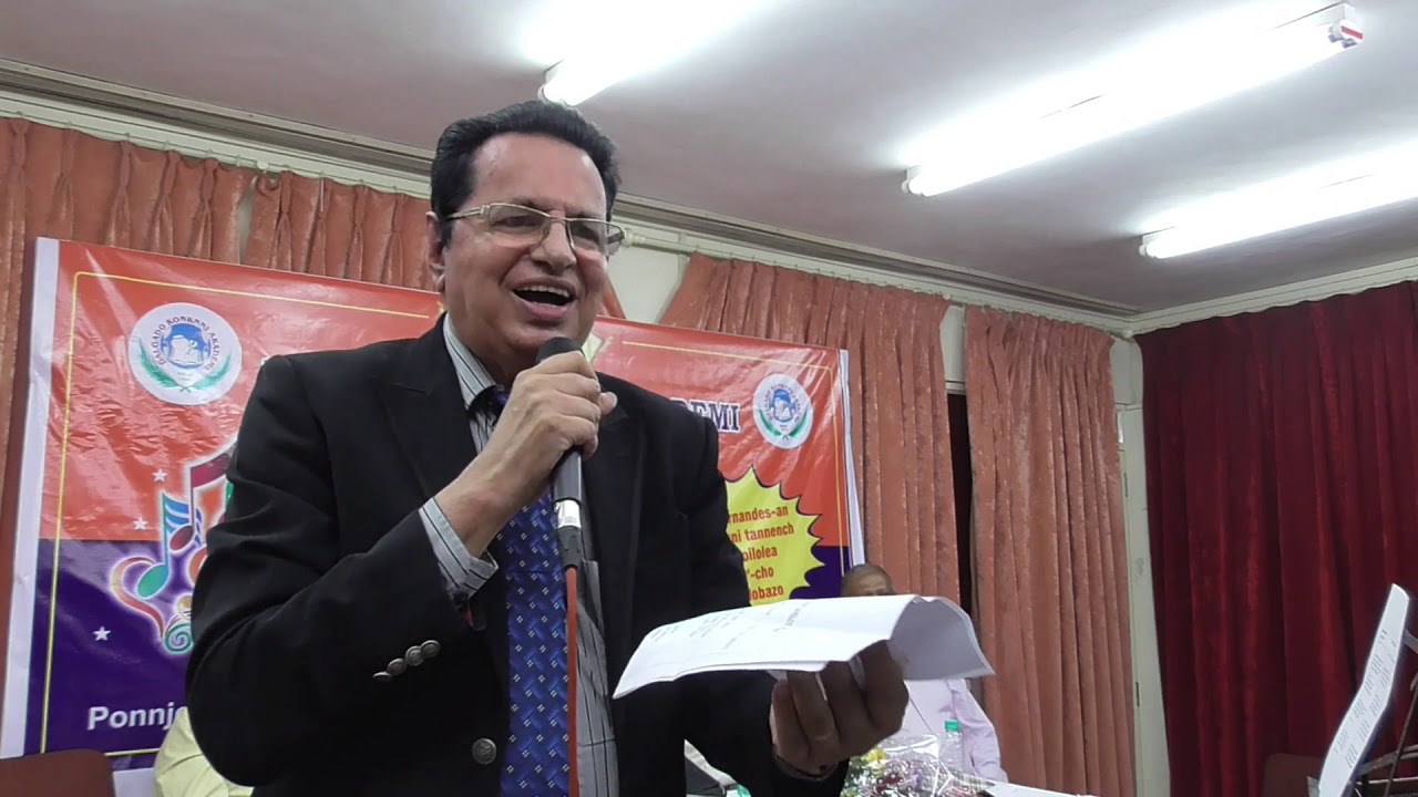 Dr. Francisco Colaço, sings Eksurem Hem Calliz.