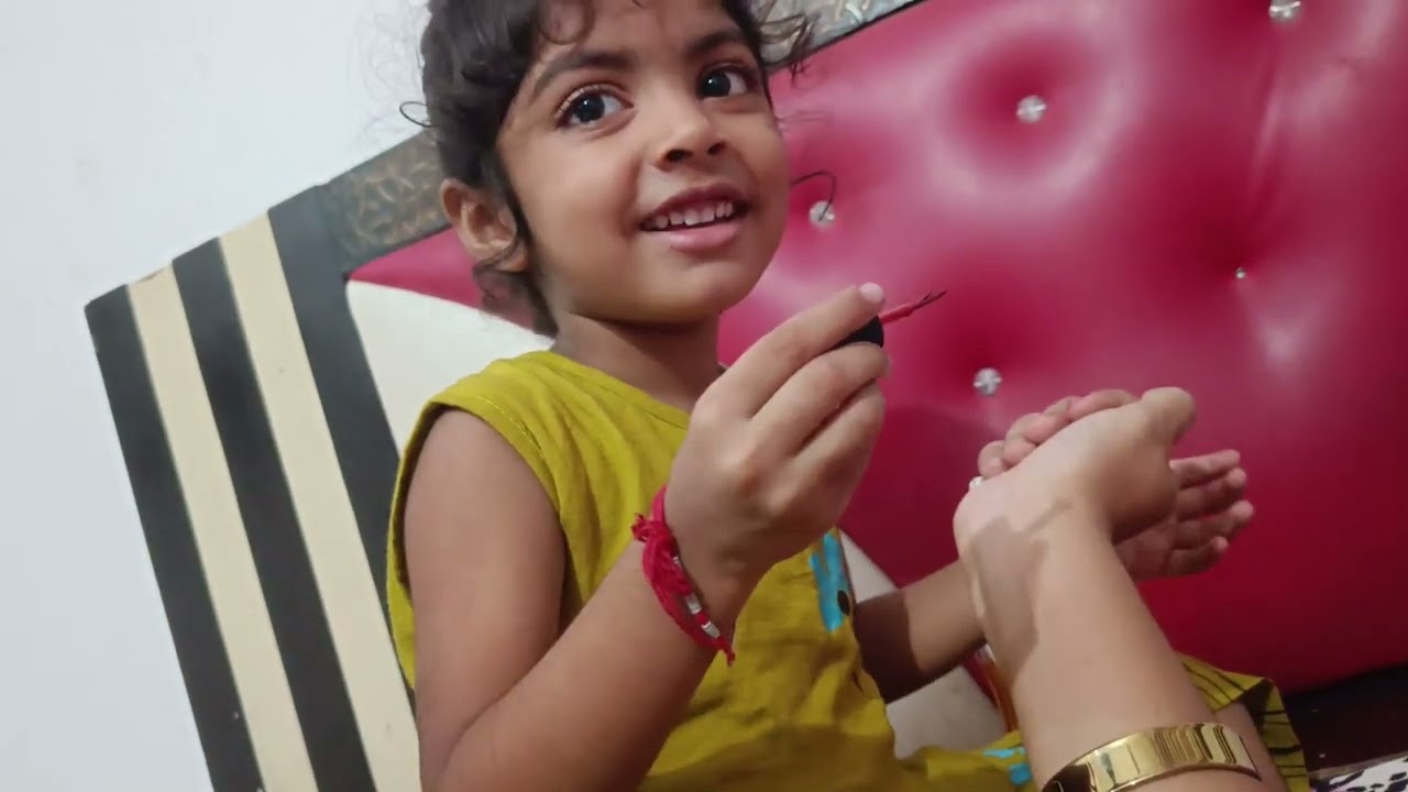 Tisha ne lgai mumma ko designer nailpolish|| #babyvlog #like #subscribe #tishawithmummavlogs 