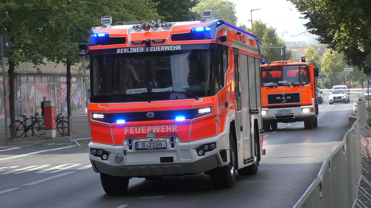 [32 Jahre altes TroLF und neues Elektro L&ouml;schfahrzeug] Einsatzfahrten der Berliner Feuerwehr
