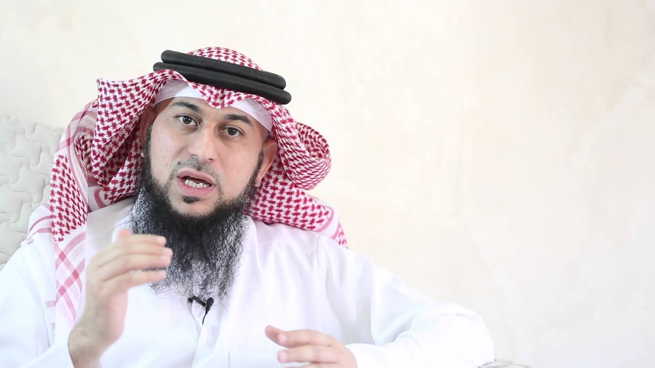 الطفل ذو السنتين  مع الدكتور عيسى الحر