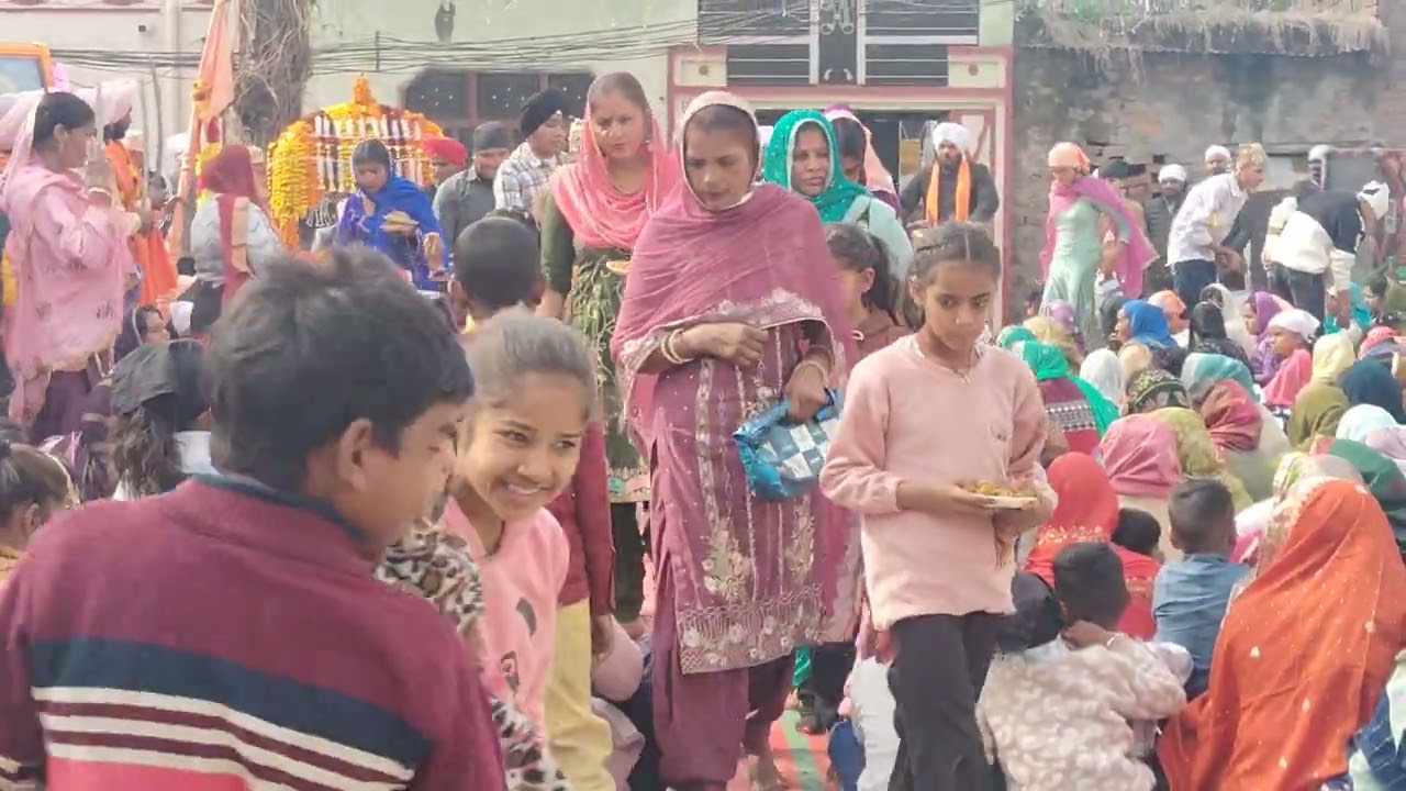    ਸ੍ਰੀ ਗੁਰੂ ਰਵਿਦਾਸ ਜੀ ਮਹਾਰਾਜ ਨਗਰ ਕੀਰਤਨ ਪੰਡੋਰੀ ਬੀਬੀ     Ravidass Mandir, Pandori Bibi, Punjab