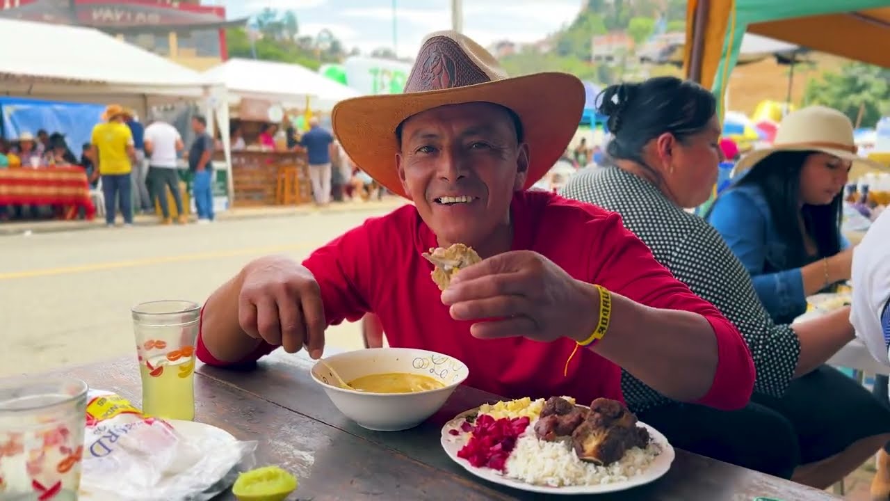 Sal&iacute; a la feria de animales de mi pueblo | Que emociooooooon ver tantos animalitos 🐑🐮 🫏