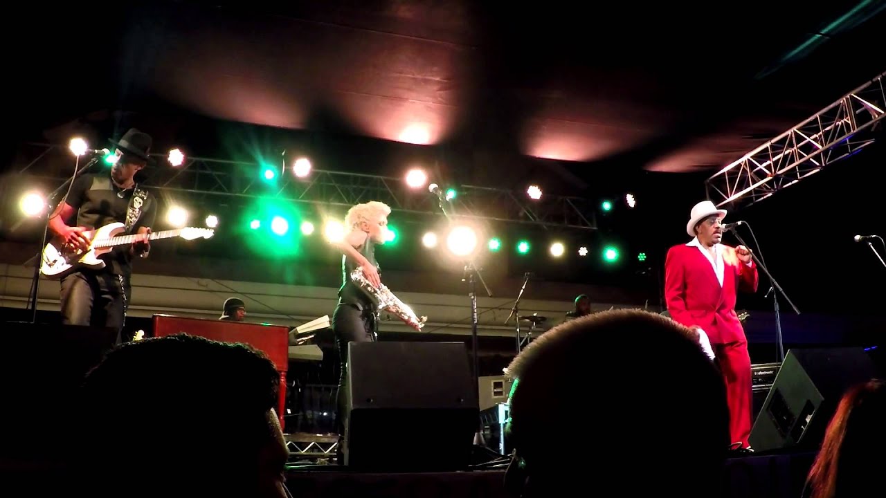 Don't Change Horses - Mindi Abair and The Boneshakers (Smooth Jazz Family)