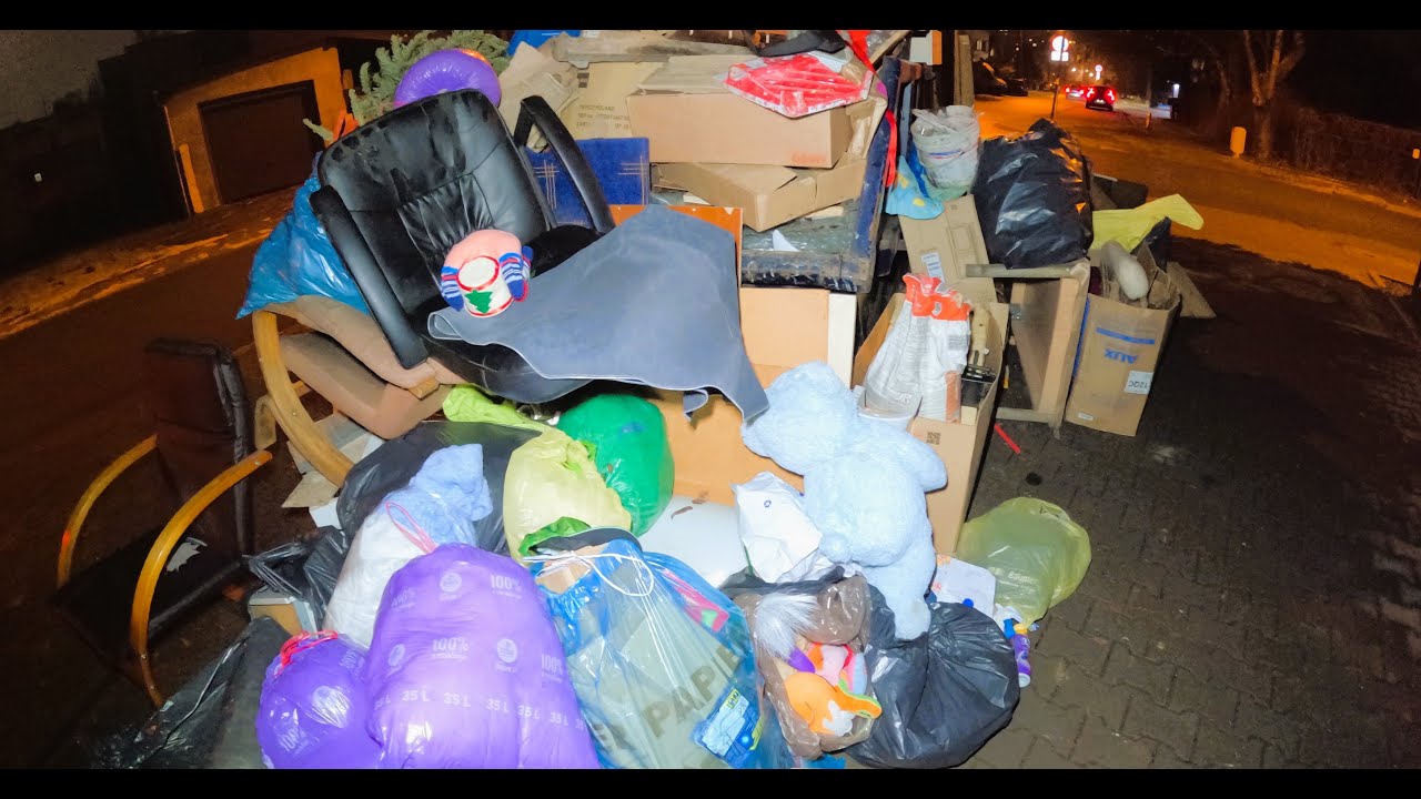 Wyrzucają do śmieci laptopy i przydatne rzeczy!Ludzie marnują pieniądze w Polsce!DUMPSTER DIVING!