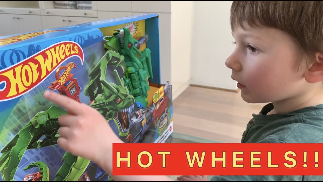 HOT WHEELS AIR ATTACK DRAGON! LINCOLN BUILDS AND PLAYS WITH THIS FANTASTIC HOT WHEELS CITY ADDITION.