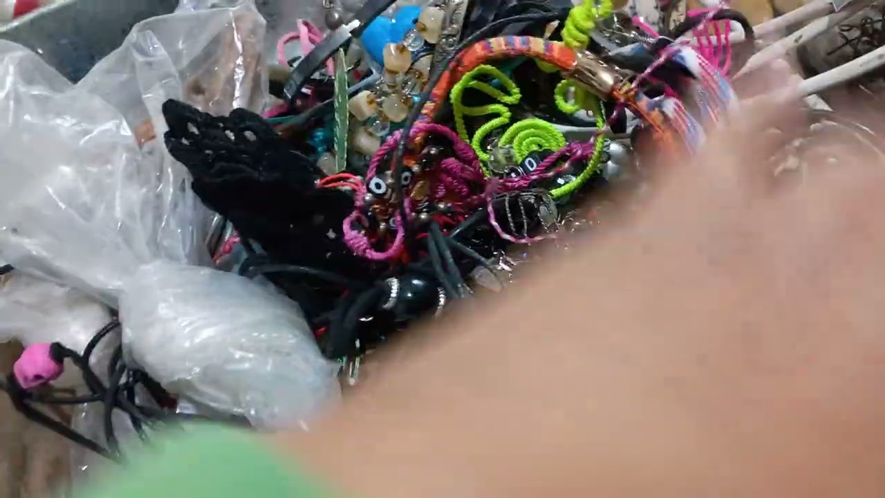 Buscando accesorios para la playa.