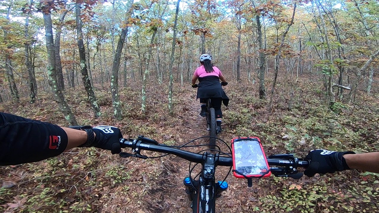Entering Terrapin trail at Manorville Hills County Park, Manorville, NY Oct 2020 MTB