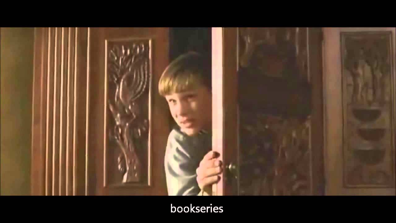 Narnia: The Lion, The Witch And The Wardrobe - Peter and Susan discover Narnia [Scene]