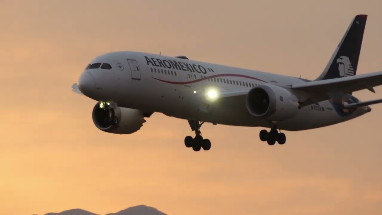 Boeing 787-8 N783AM AEROMEXICO Aterrizaje por pista 17L  Santiago Chile