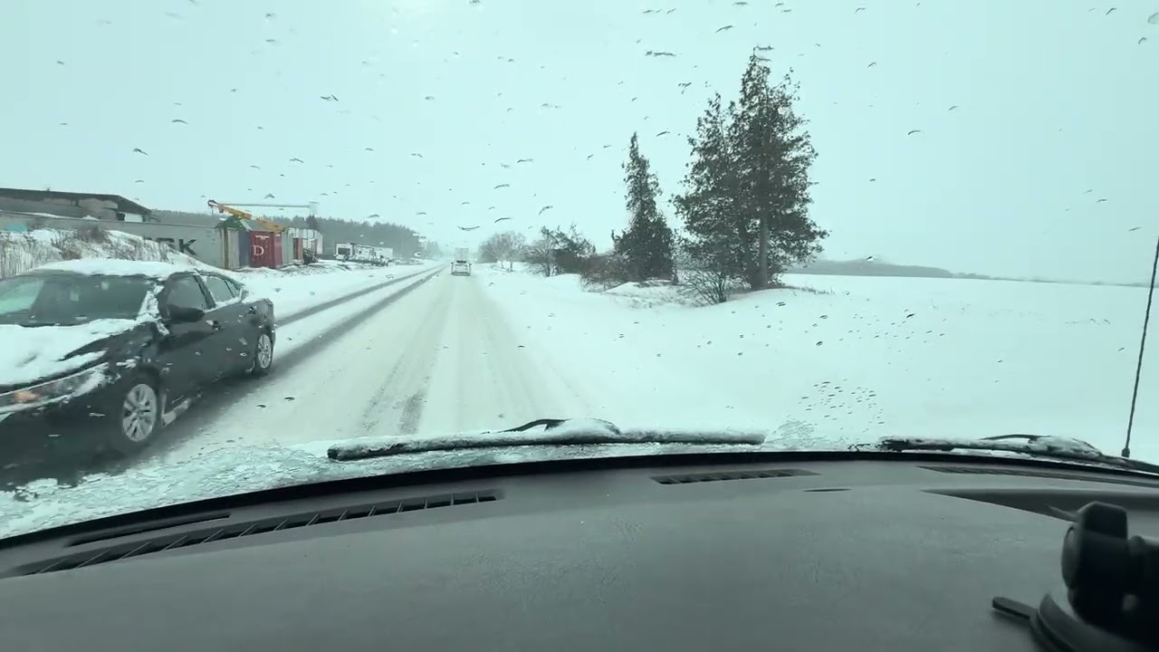 London to St Thomas Canada after heavy snow fall 15/01/2026