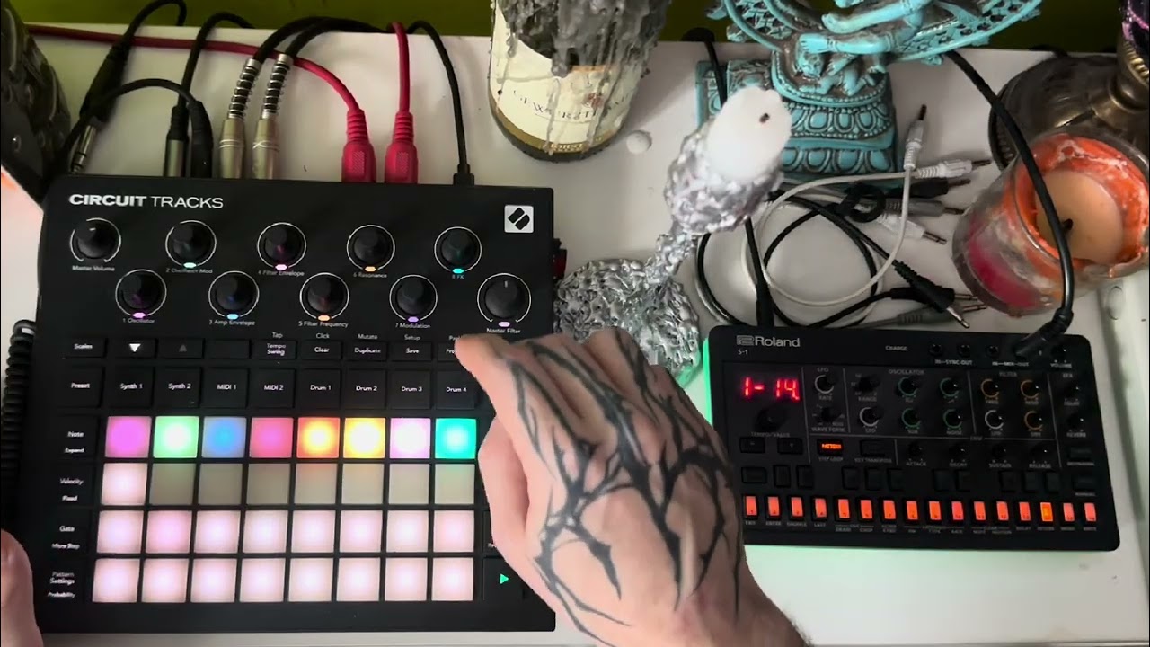 Novation Circuit Tracks Roland S-1 im playing today