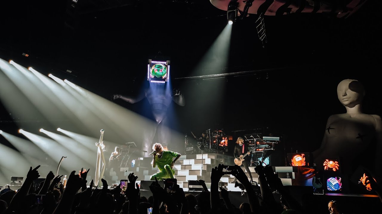 Machine Gun Kelly - I Think I'm Okay (Dublin 9/10/22)