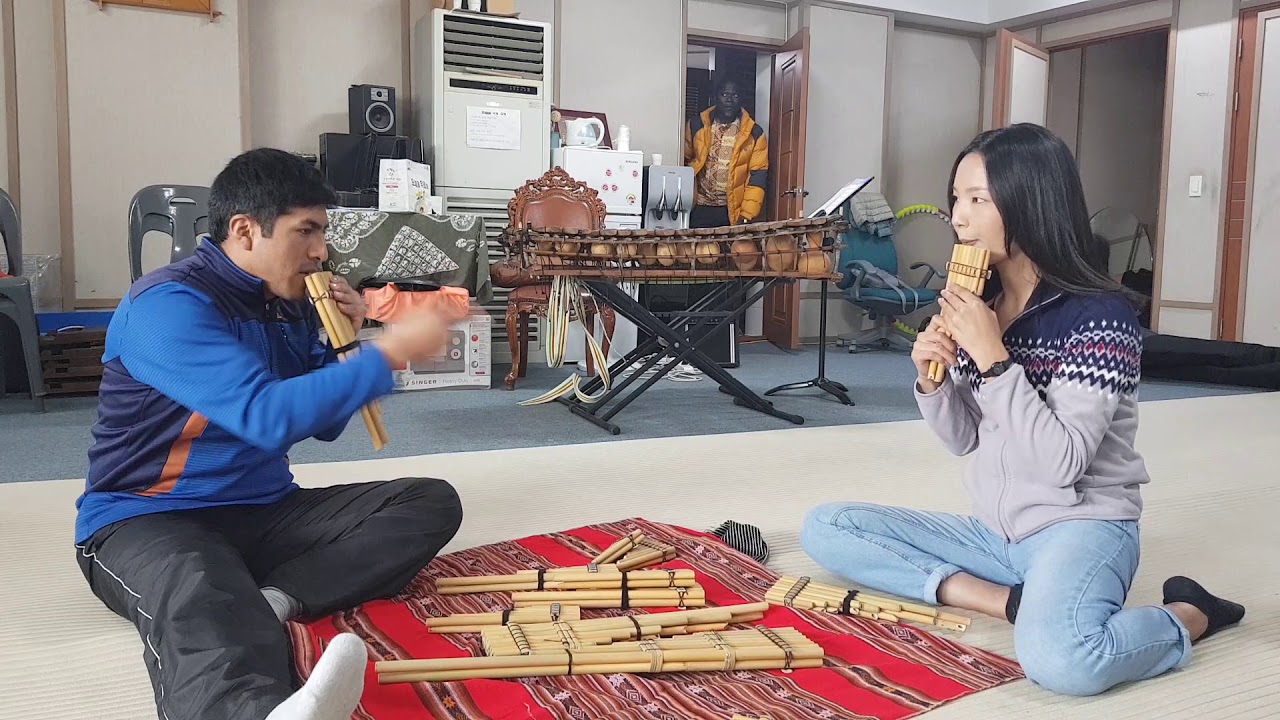 Bolivian instrument Siku- first lesson