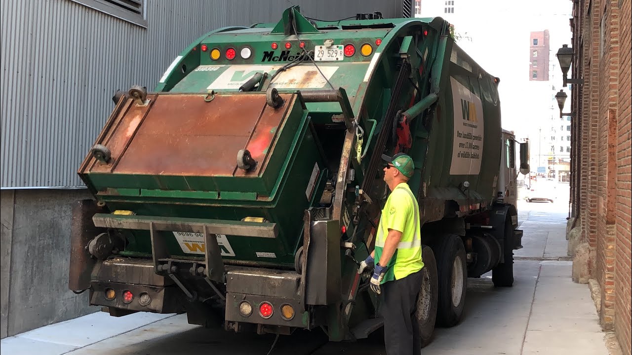 WM Mack MR McNeilus Rear Loader Garbage Truck- Downtown Chicago Commercial