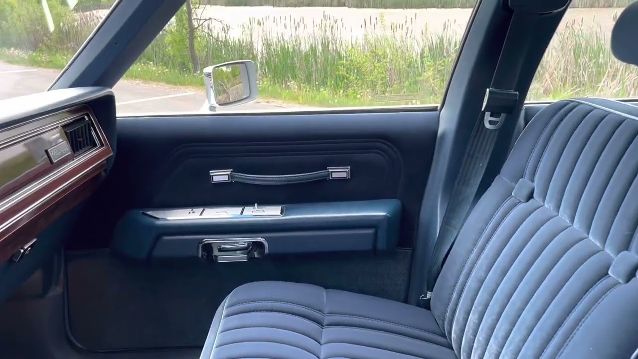 1985 Ford LTD Crown Victoria virtual tour