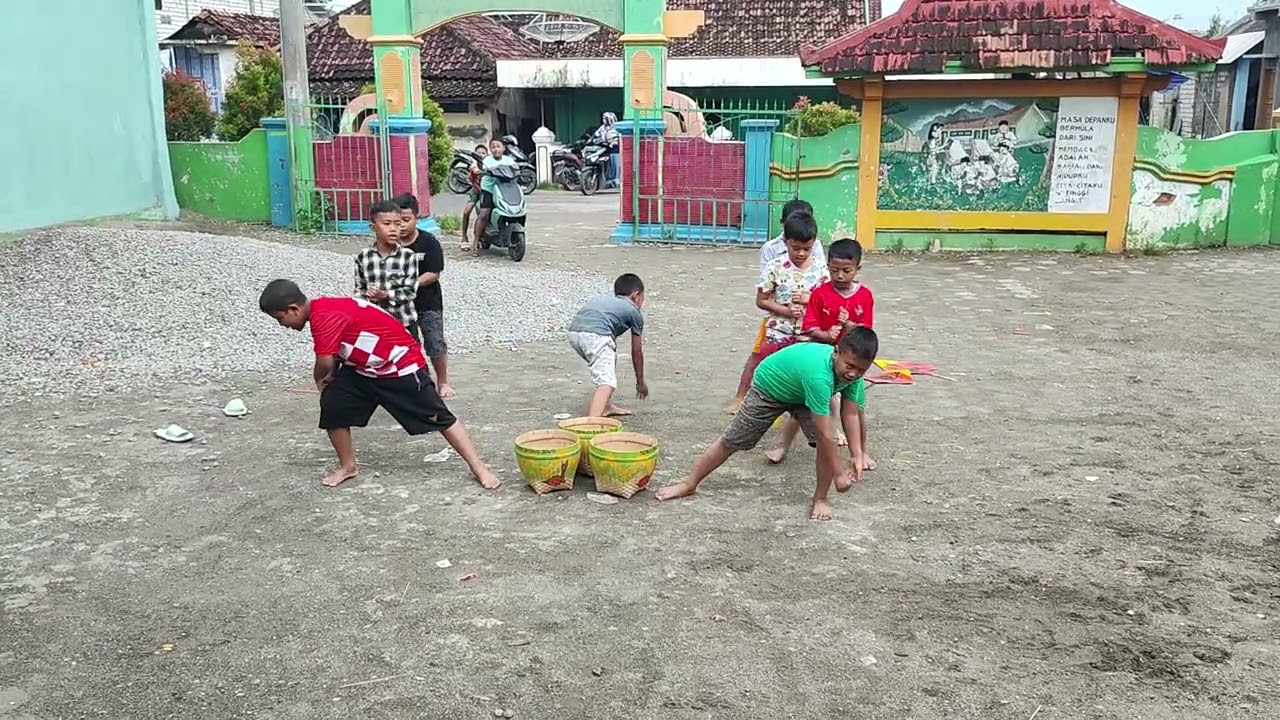 Tari kreasi pesta siaga SDN 01 BAJINGJOWO KECAMATAN SARANG KABUPATEN REMBANG PUTRA