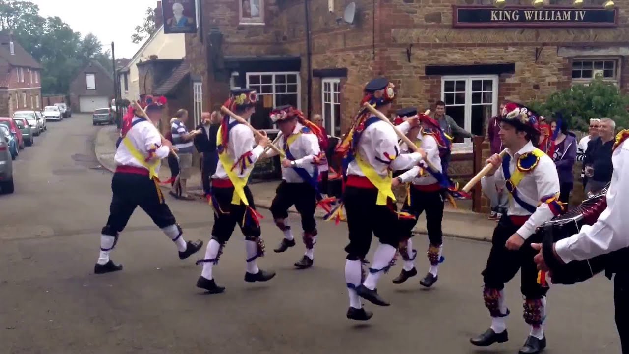 Shepherd's Hey (Ravensthorpe) - Moulton Morris Men, 2013-06-22