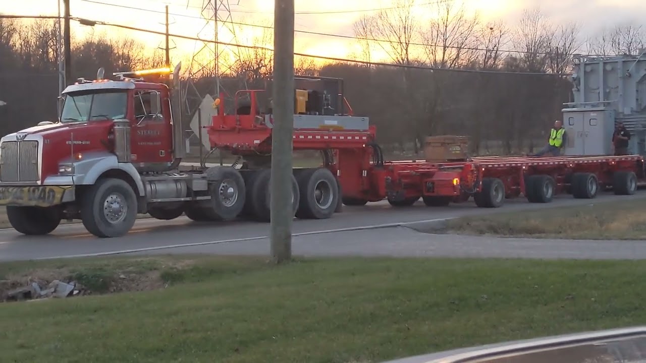 Oversize load eastbound on Upper Mount Vernon Rd, Evansville, IN, 12 Jan 2022.