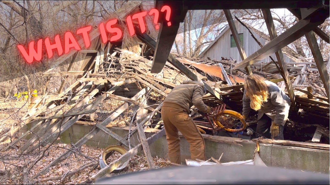 That Is Not What I Expected To Find In A Collapsing Shed | Abandoned Farm Cleanup Day 9