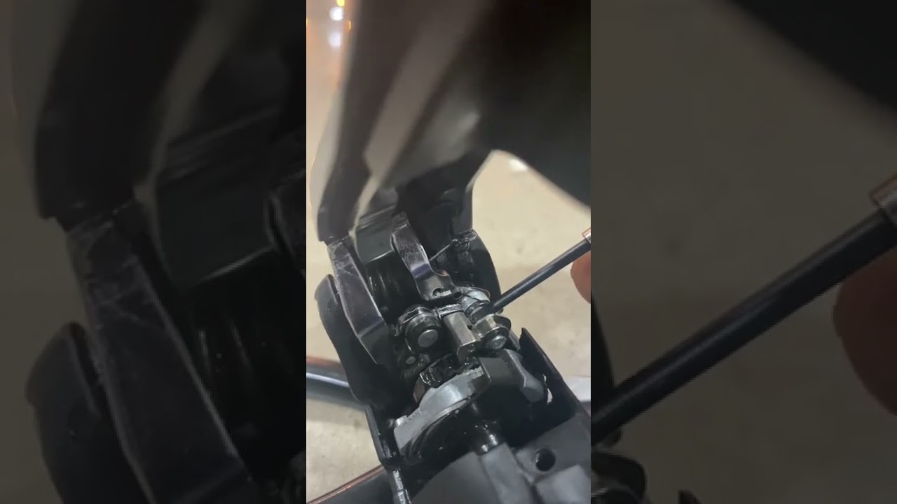Revisión dual izquierdo, tiagra,Shimano 10 pasos. No regresa a su lugar