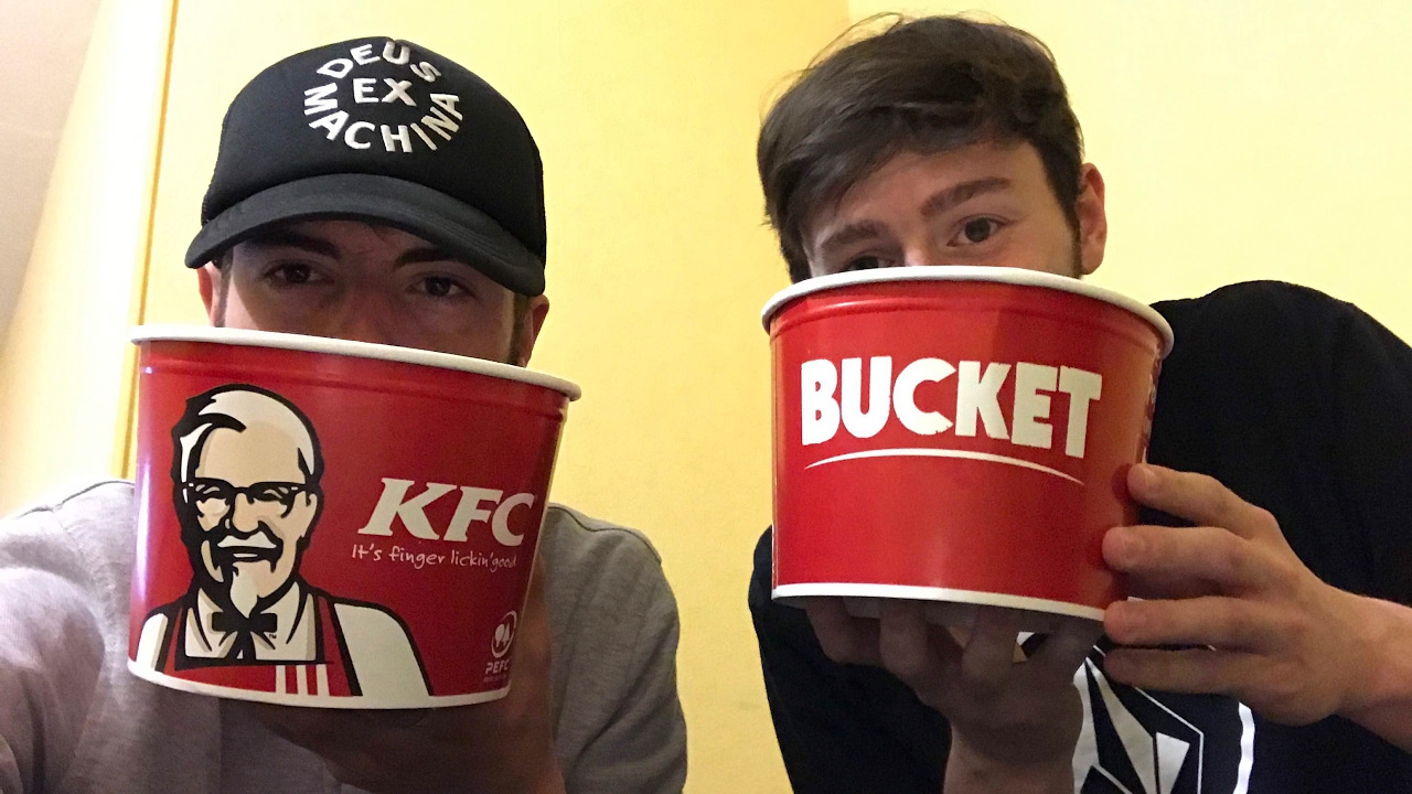 DÉGUSTATION KFC - TENDERS BUCKET A VOLONTÉ