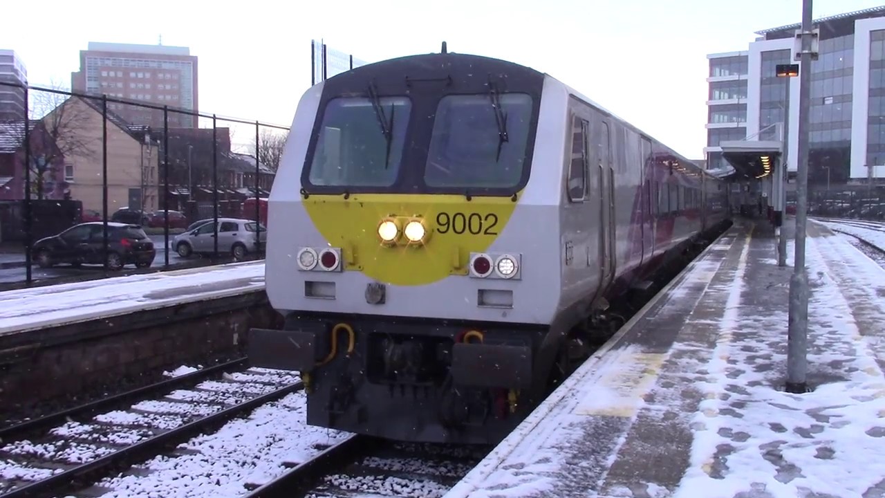 IE 201 Class loco 227 + Enterprise Train - Snowy Belfast Central 8/12/17