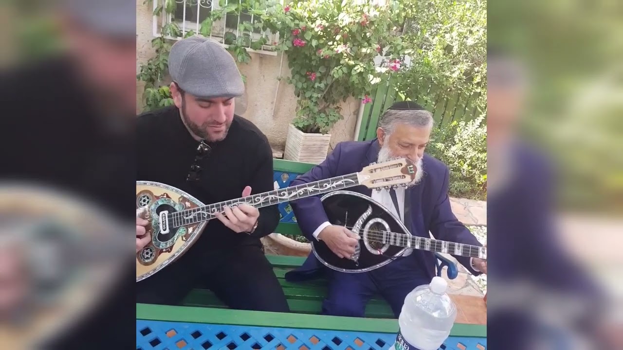 אלירן אלבז & אליאניס בקטע בוזוקי בחצר של הבונה מישל זרביב | Eliran Elbaz & Eliyanis