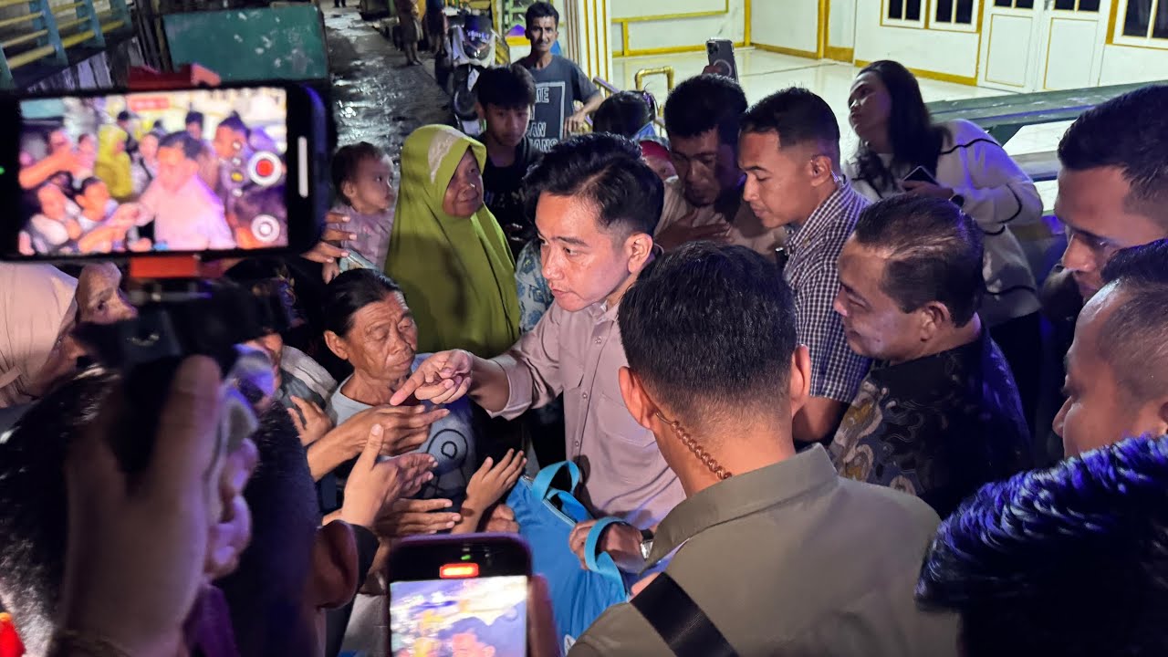 Wapres Gibran Blusukan di Tepian Sungai Kapuas
