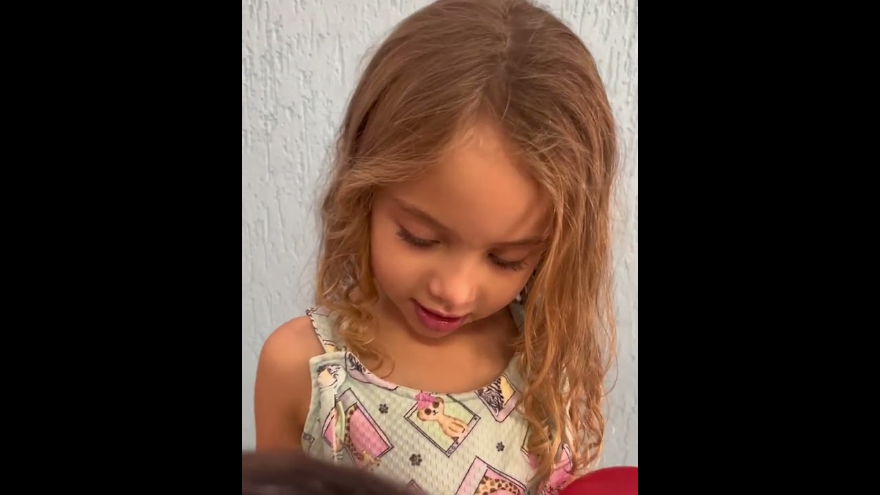 Milionária 4B4ND0N4 sua própria filha sem imaginar que a vida lhe ensinaria essa lição