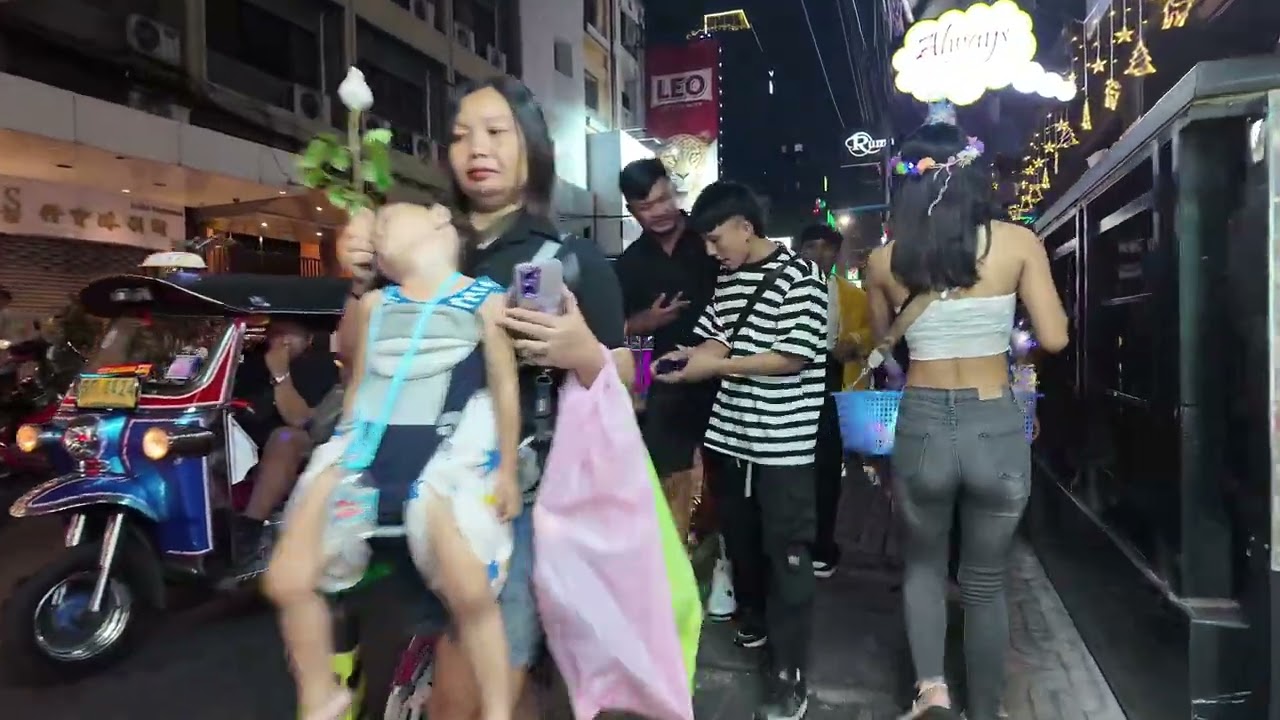 Soi Nana Bangkok Nightlife Atmosphere 🌃 | Neon Lights & Street Life