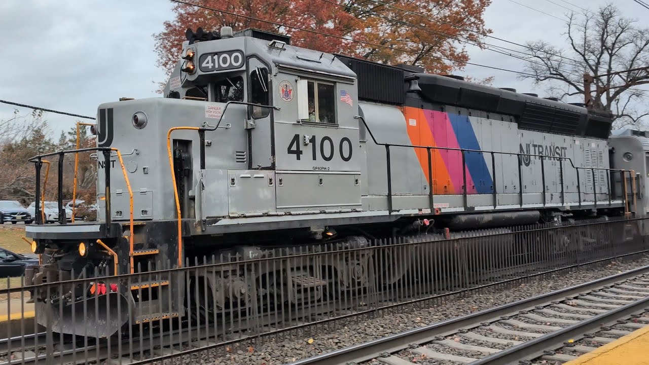 Railfanning NJ Transit at Short Hills 11-12-25: EMD GP40PH-2 class leader 4100, 4105 with AquaTrack 
