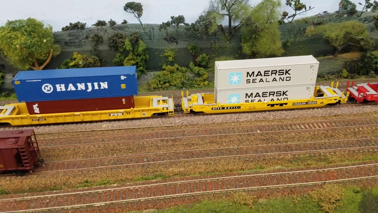 Walthers vs Athearn intermodal