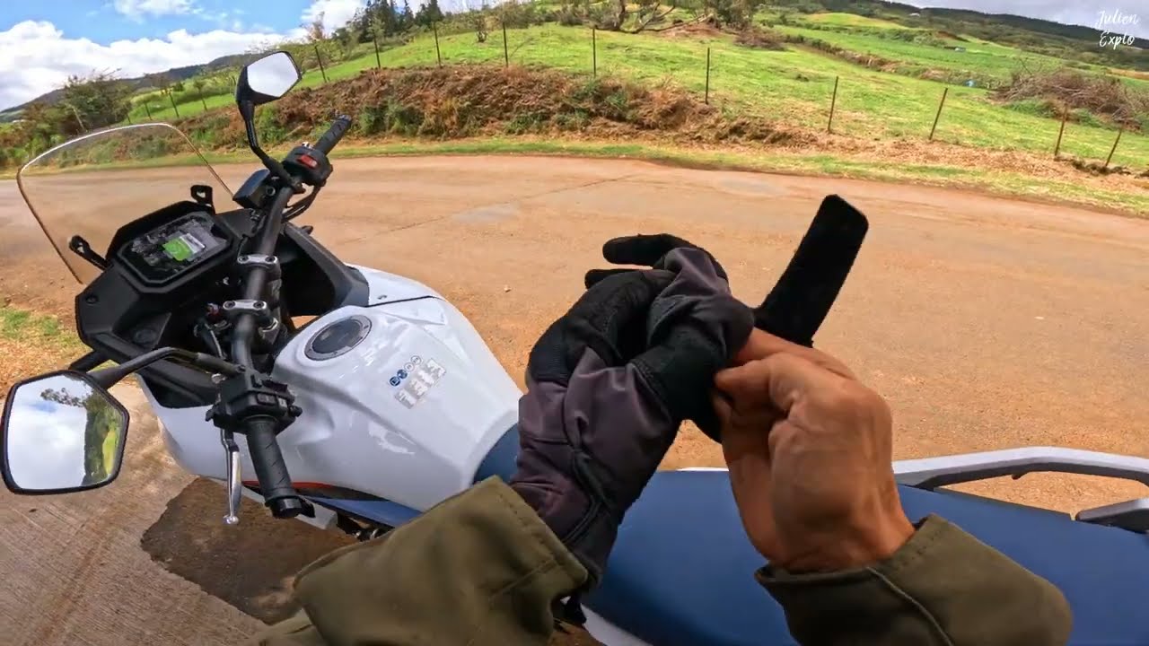 🇷🇪LE VOLCAN 🌋 À MOTO✌️ #iledelareunion motovlog #hondatransalp #gopro #iledelareunion #nature 