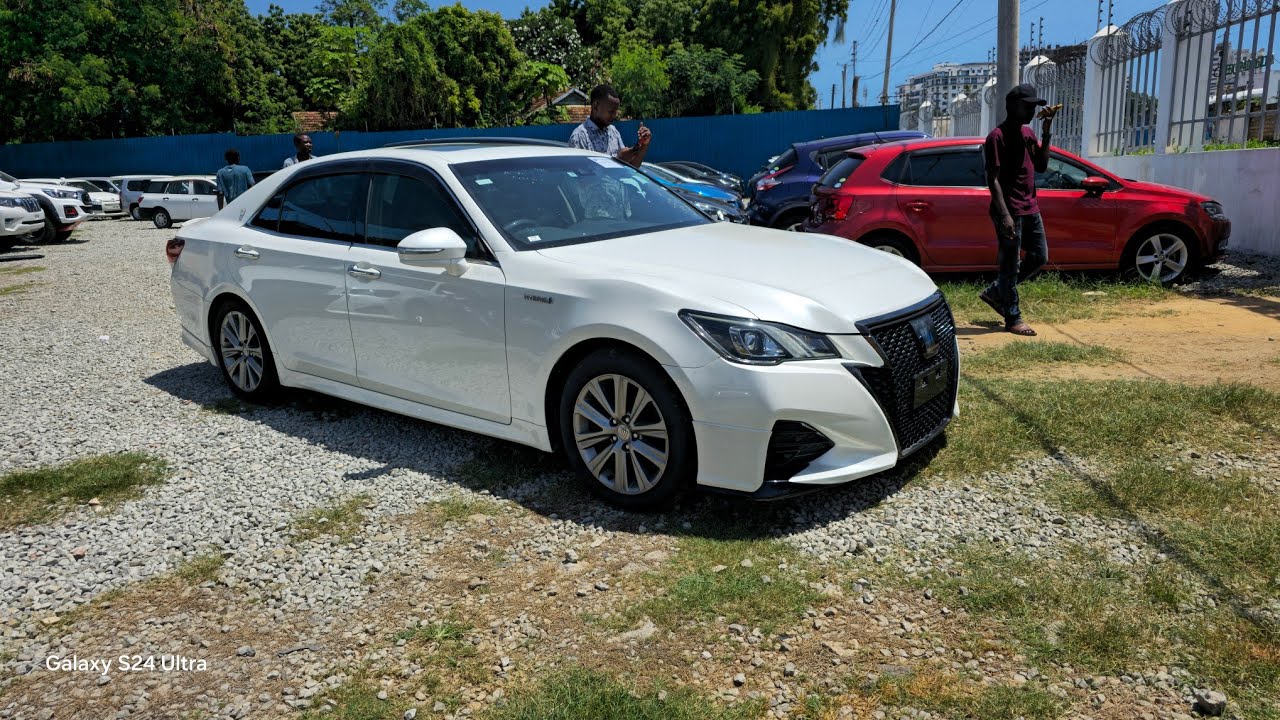 THIS IS THE ULTIMATE SALOON CAR, 2017 TOYOTA CROWN ATHLETE S HYBRID 0711431667