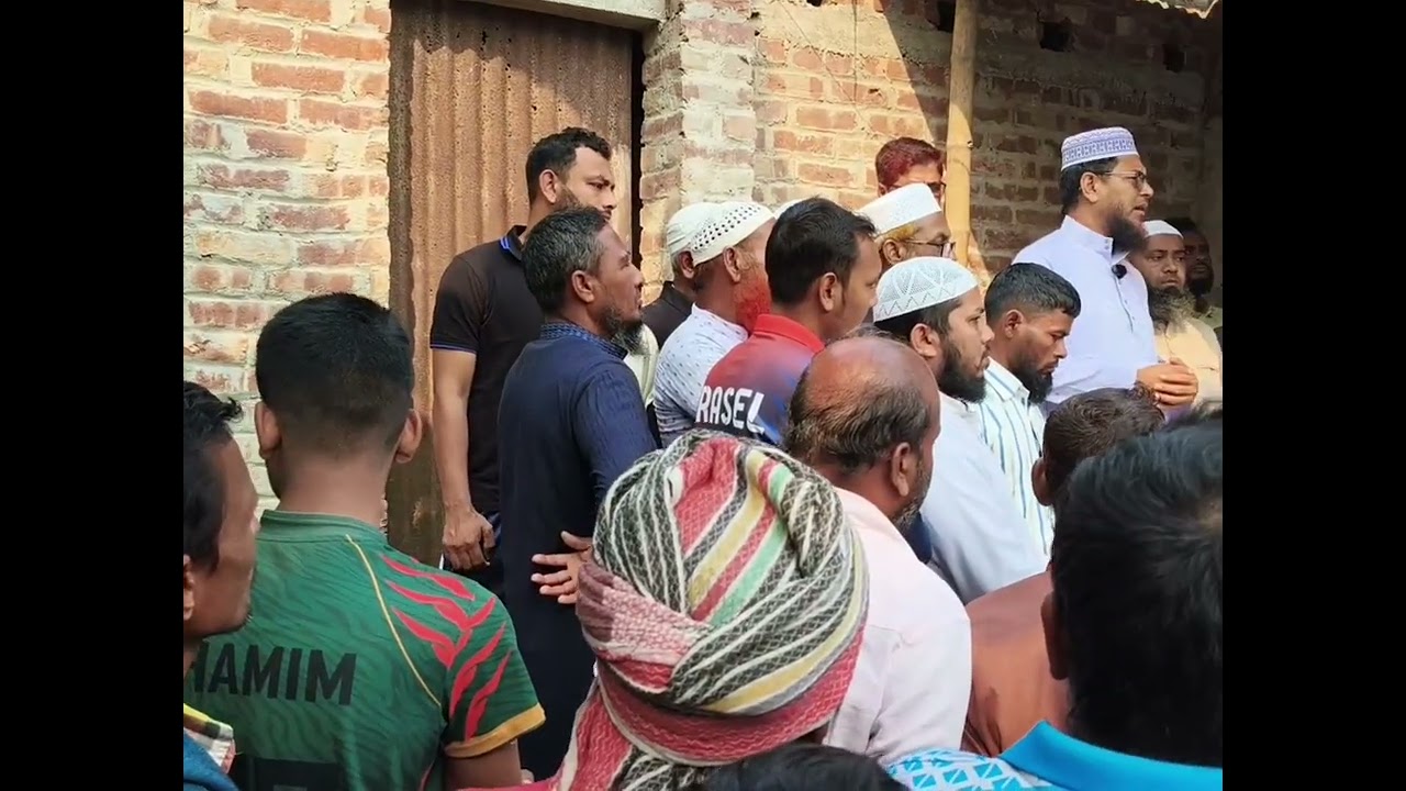 বিদ্যুৎ শট সার্কিট জনিত কারণে মূহুর্তের মধ্যে আগু*নে পুড়ে ছারখার হয় তা দেখতে যান এম.পি নুরুল আমীন