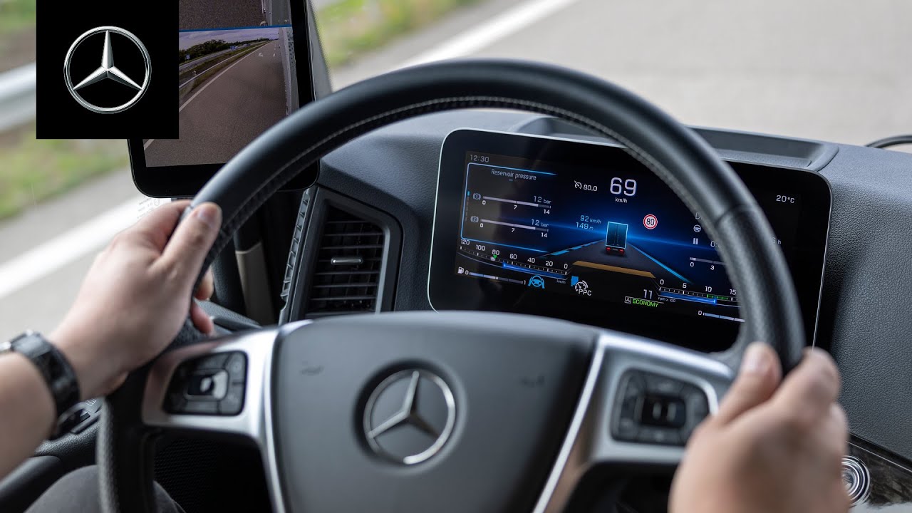 The Actros L with ProCabin: Multimedia Cockpit Interactive 2 | Mercedes-Benz Trucks