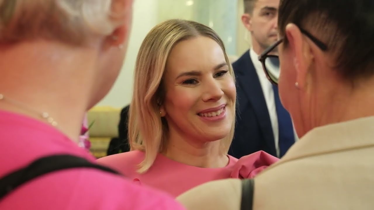 FESTIWAL CHAMSTWA. Pseudoelity atakują Pierwszą Damę!