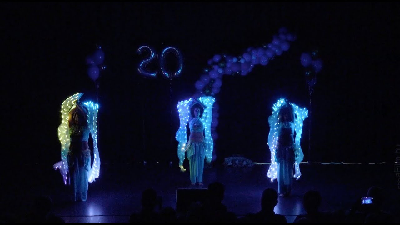Ezer Rózsa Kertje - led fan veil dance