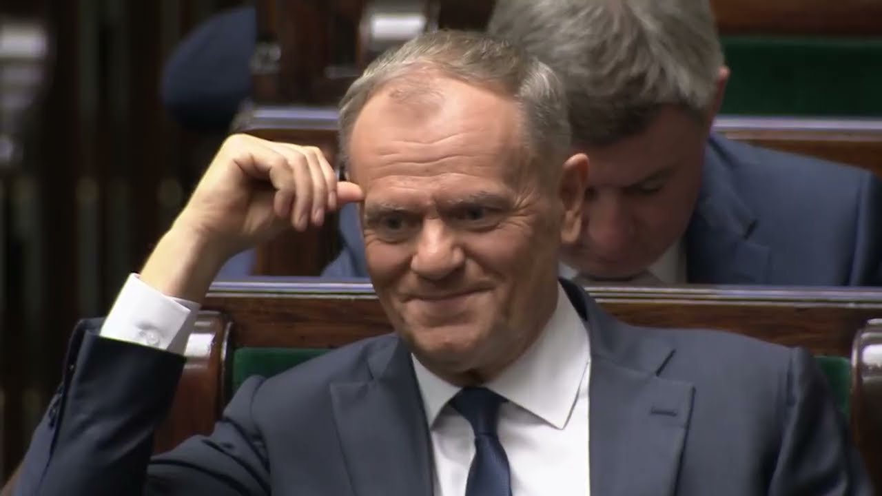 USA niszczy wrogów, a Unia buduje 