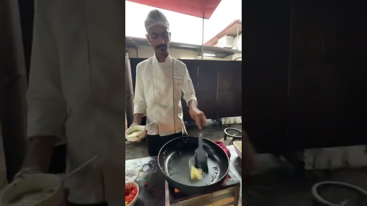 2 Egg omelette in breakfast luxurious hotel breakfast experience #streetfood #streetfoodindia #food