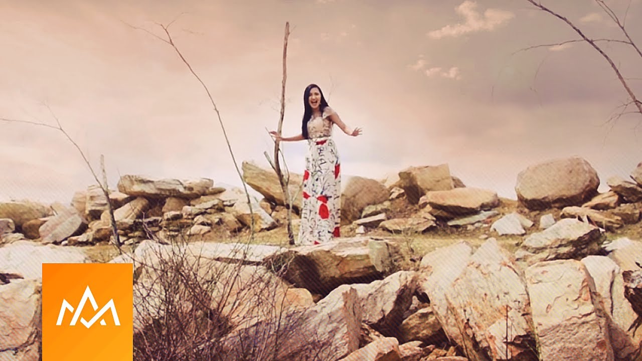 Mayara Oliveira - A Muralha (Clipe Oficial)