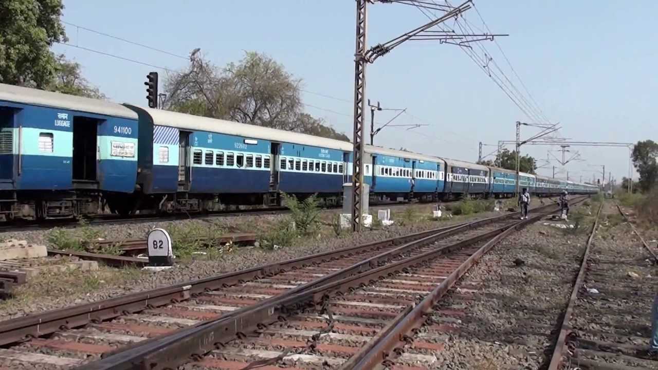 Compilation Of Rail-fanning At One Of Mumbai's High Speed Station!!!!!!!!